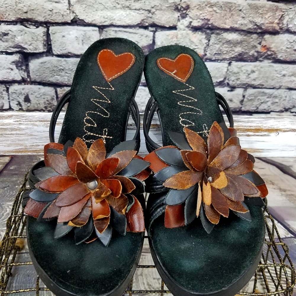 Matisse Wedge Heel Leather Flower Sandals Size 6